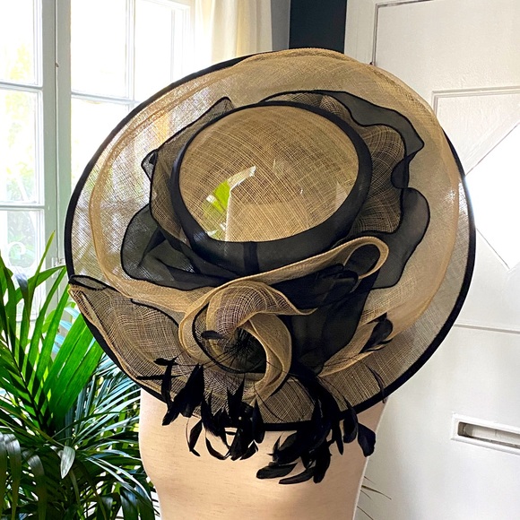 Marzi Firenze Accessories - Marzi Firenze Neiman Marcus sisal hat blk feather